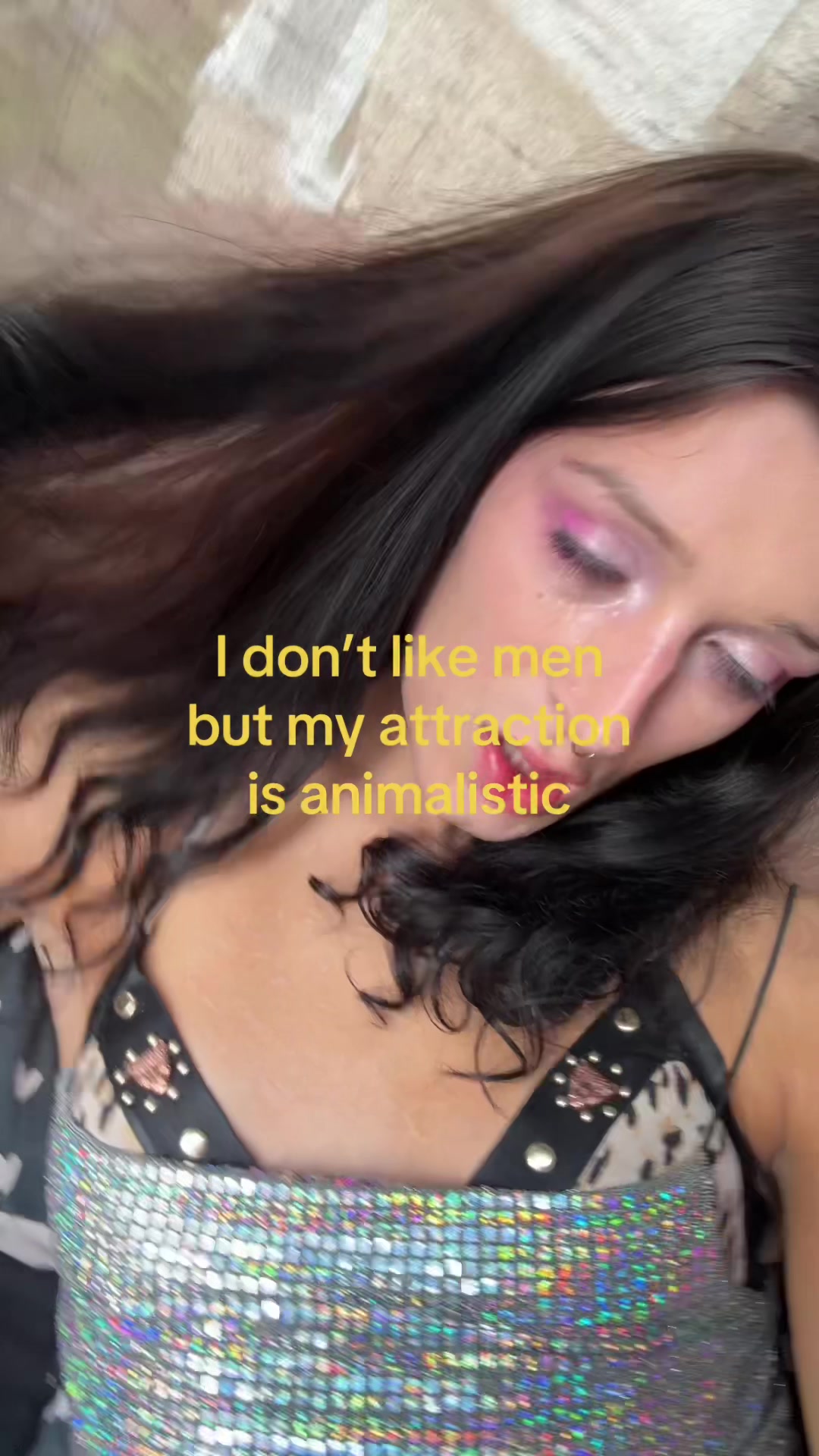 @￼