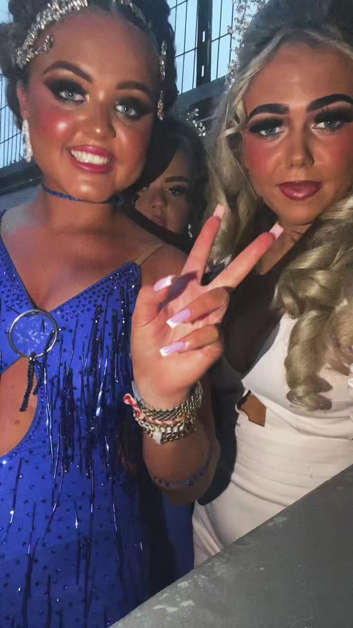 @ellensmag_18x