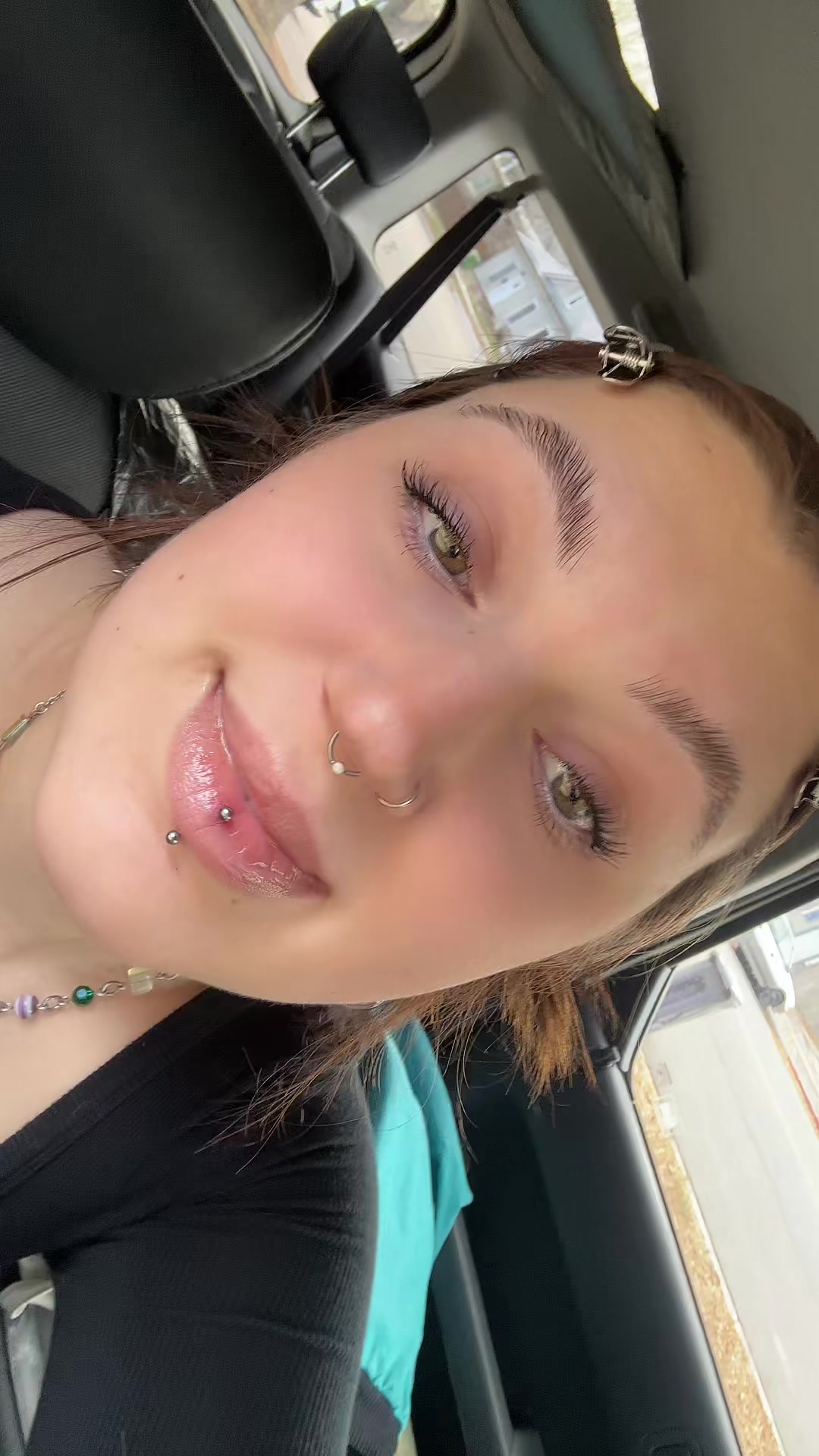 @lily