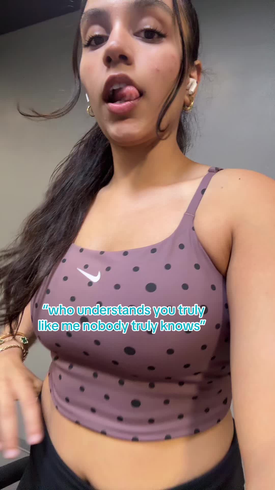 @Sanya Mistry🤎