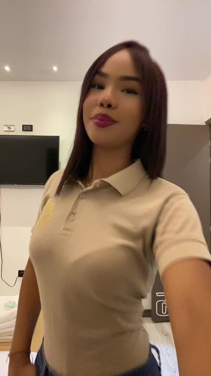 @whoisAna._