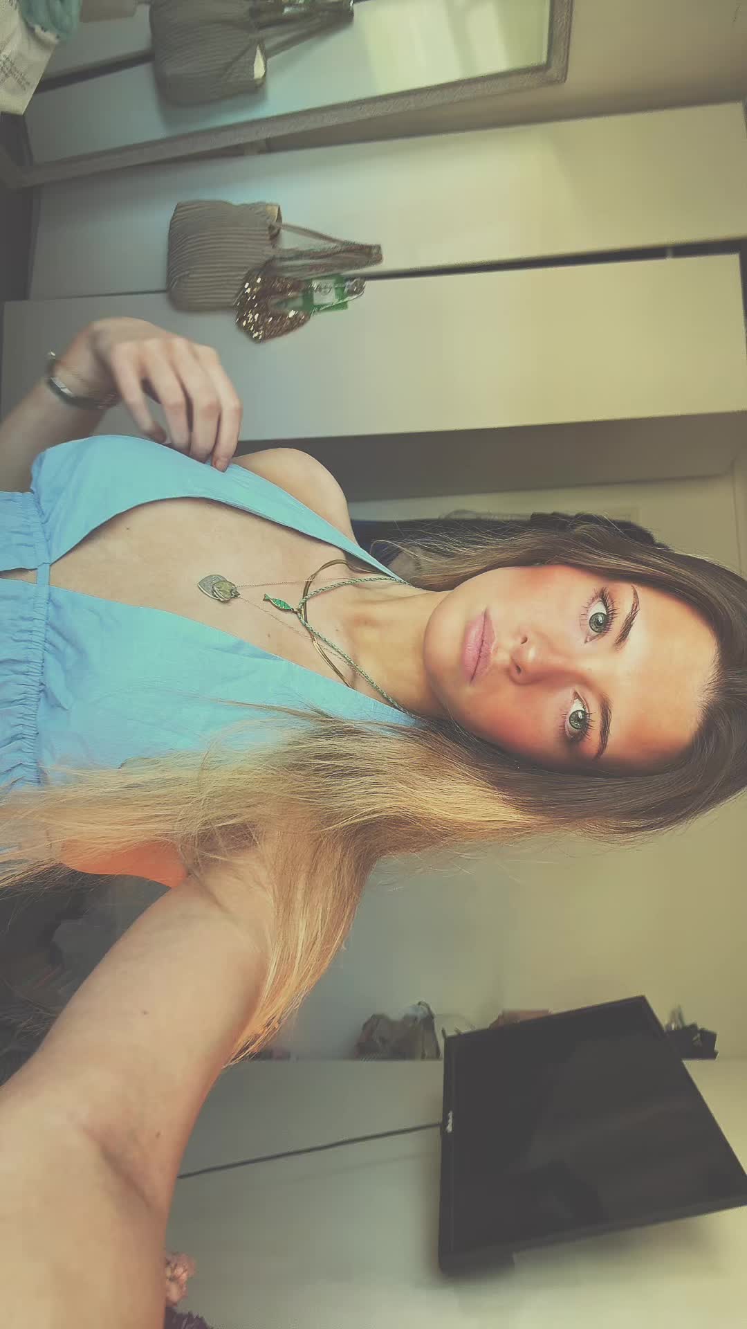 @✮Ellie✮