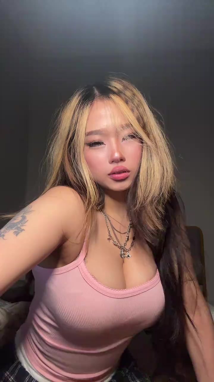 @hotgirls
