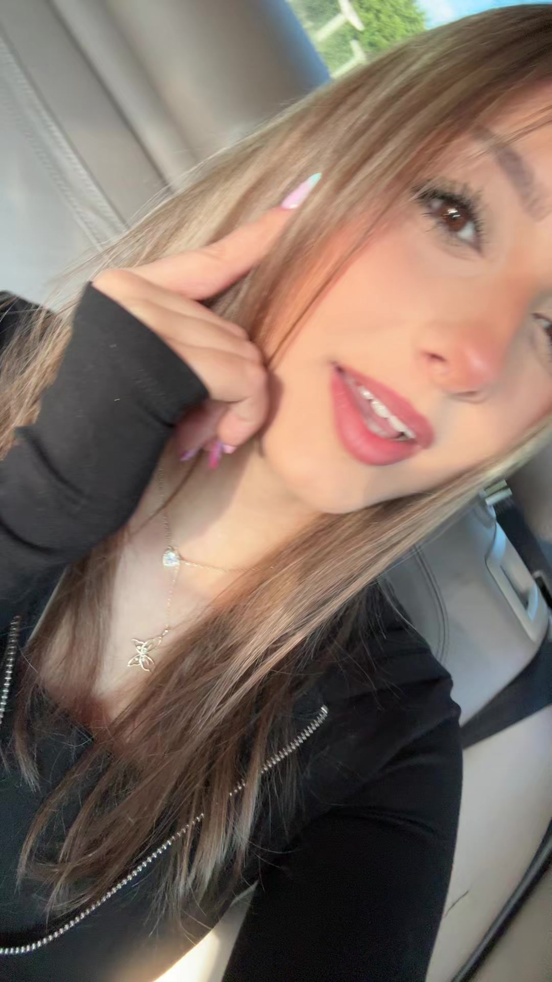 @𝓈𝒶𝓇𝒶🤍