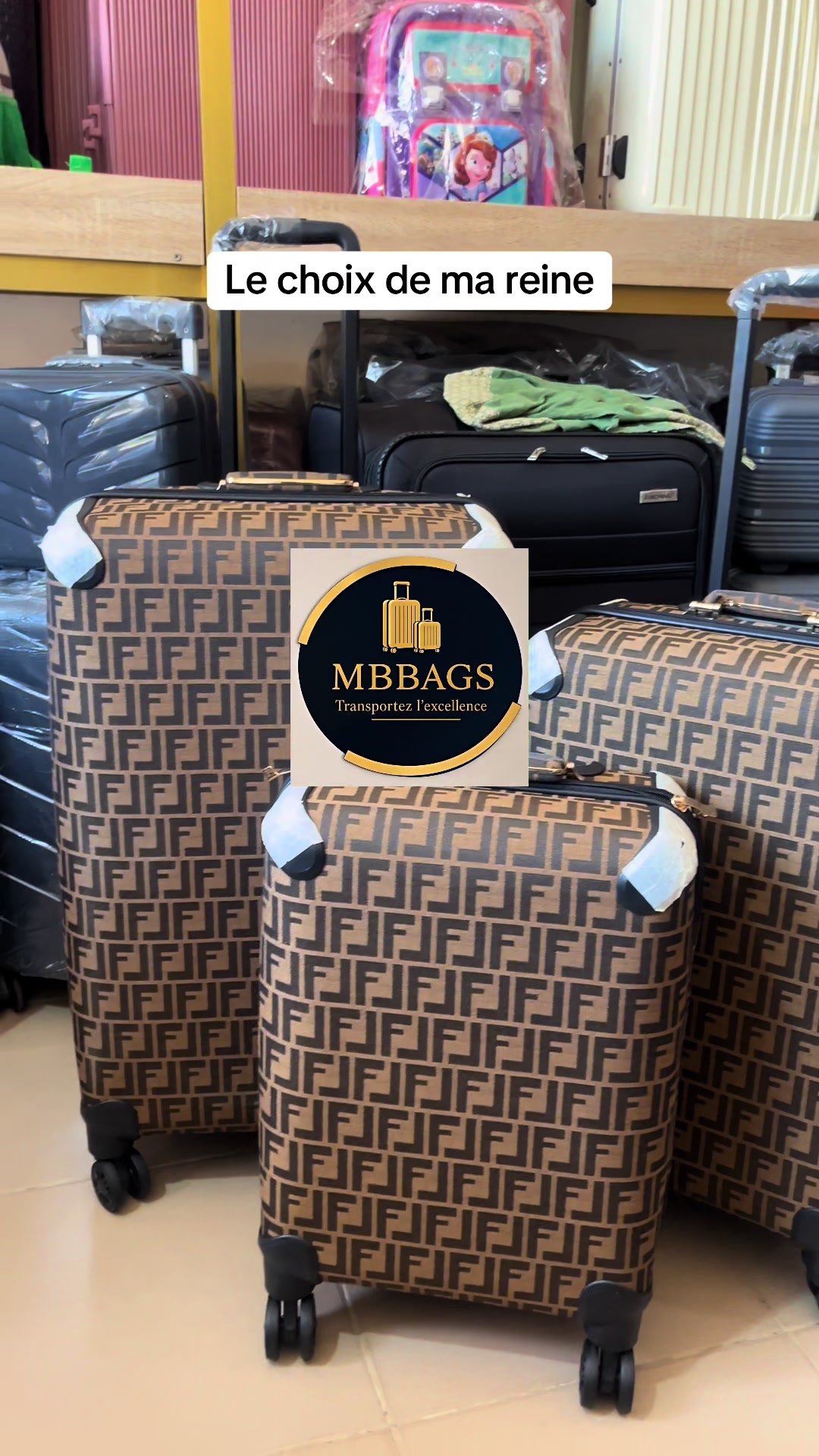@Vendeur de valises &agrave; lom&eacute;