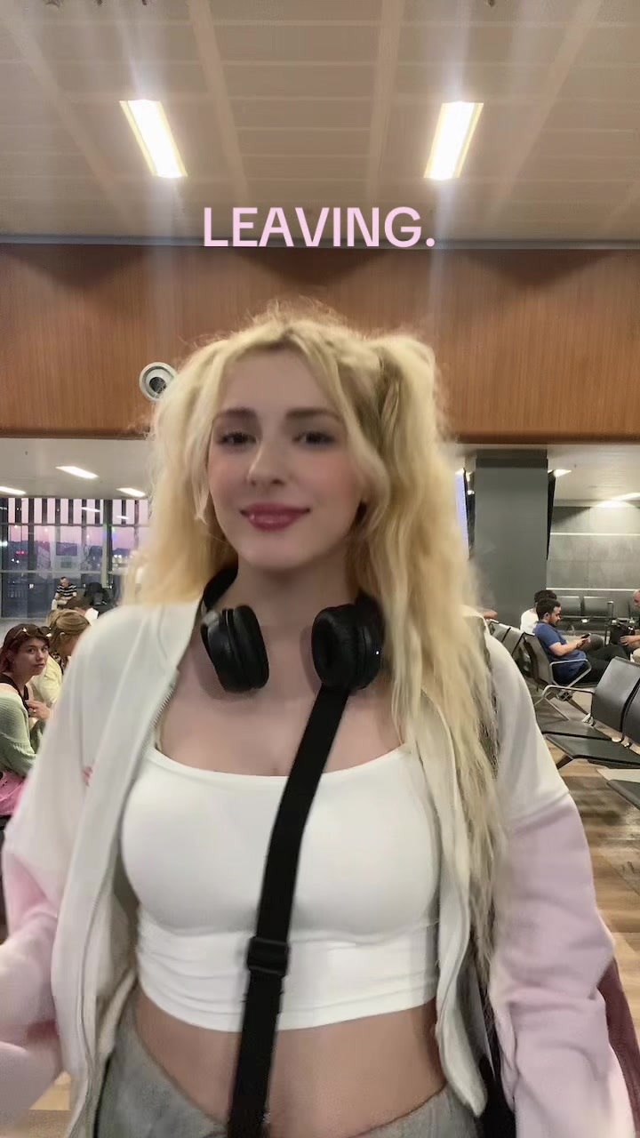 @౨ৎ𝓂𝑒𝓁𝒾𝓈 𝑜𝓃𝒾𝓏♡