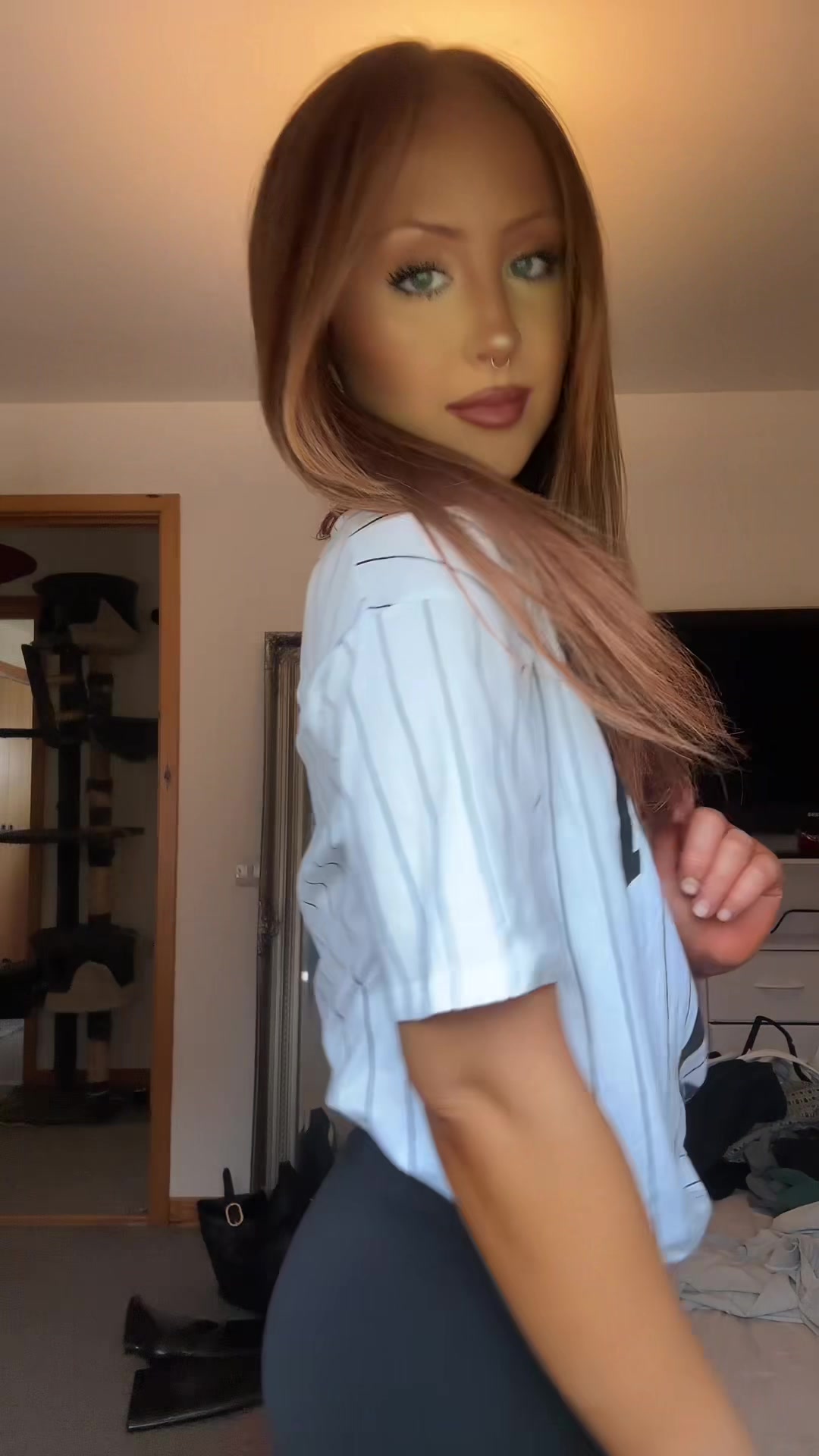 @elliespofforth