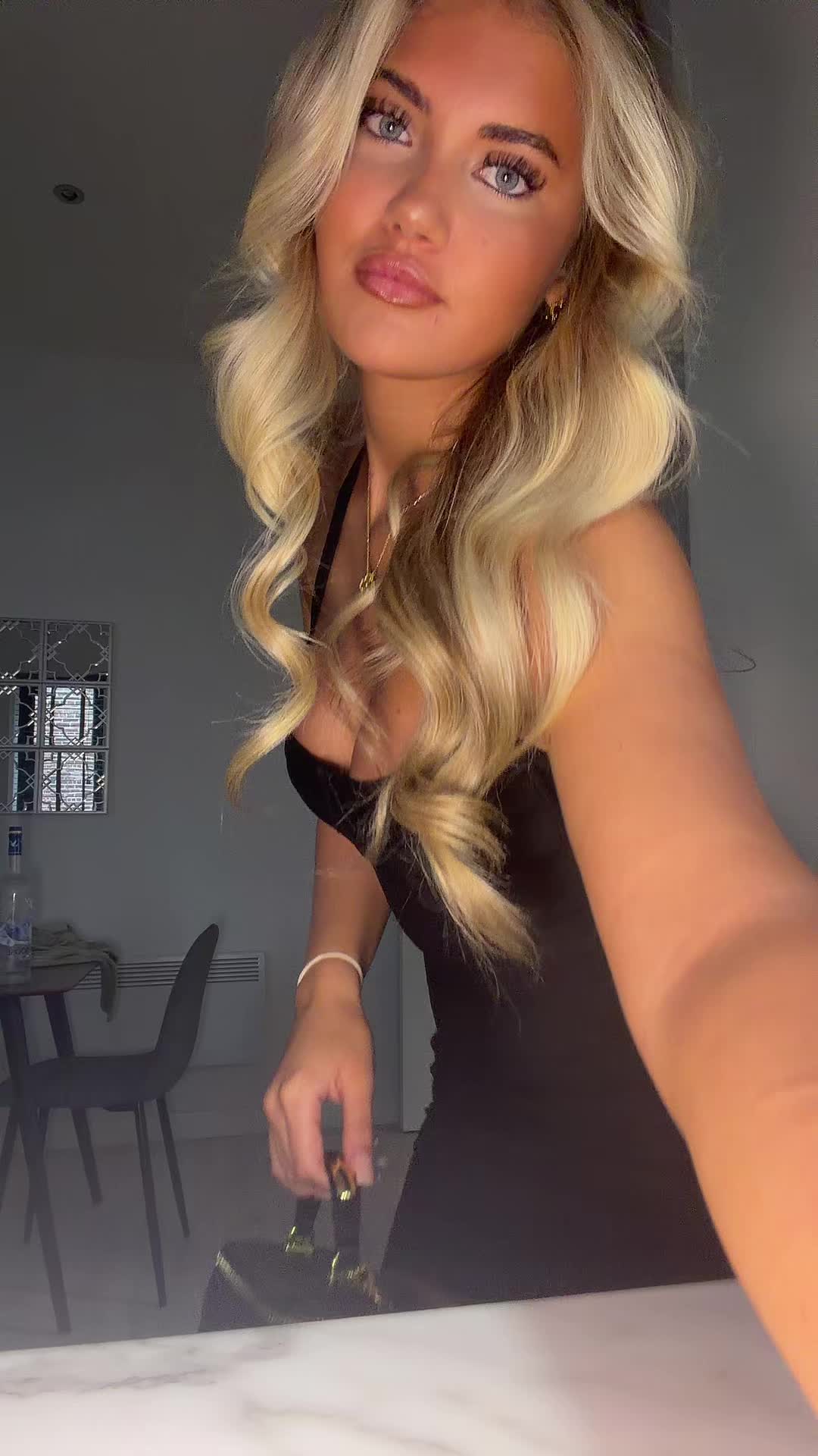 @Chl&ouml; 🐥