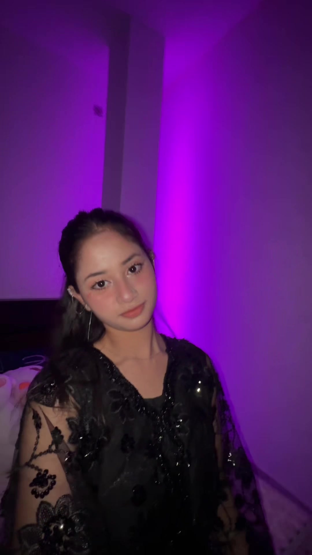 @🗿Wanisa Feroze🖤