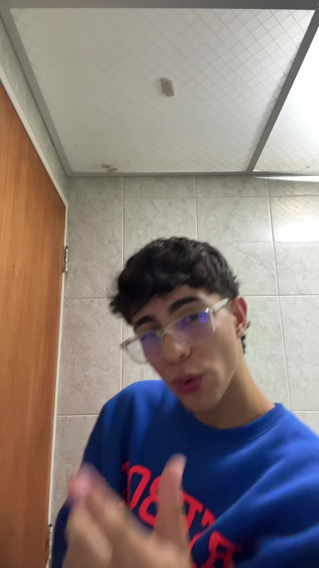 @Martínez