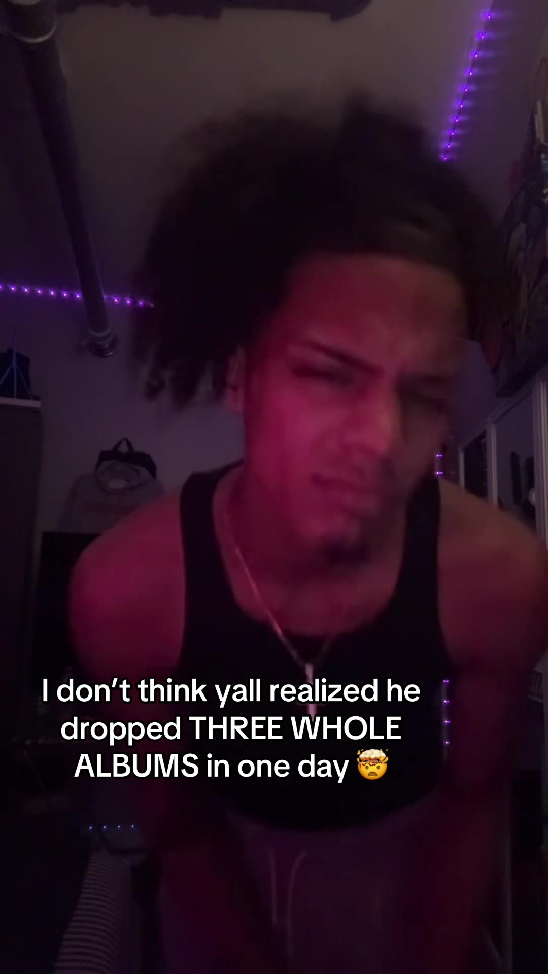 @astackzzz_