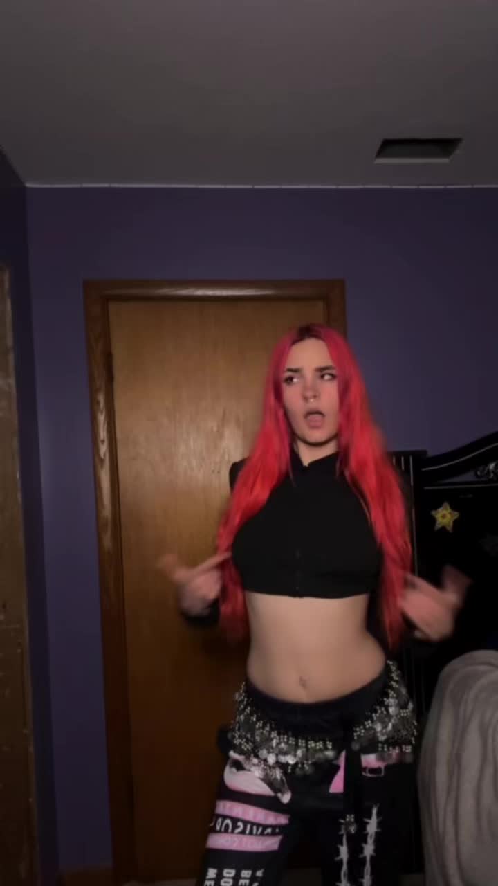 @𝕮𝖆𝖗𝖑𝖊𝖞 𝕭𝖚𝖑𝖑𝖔𝖈𝖐🧿