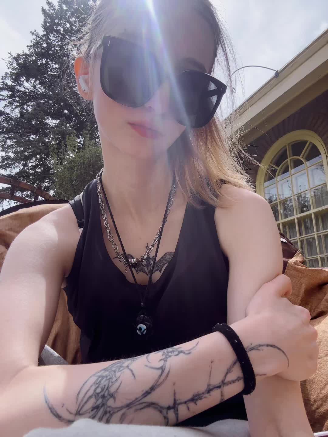 @jade