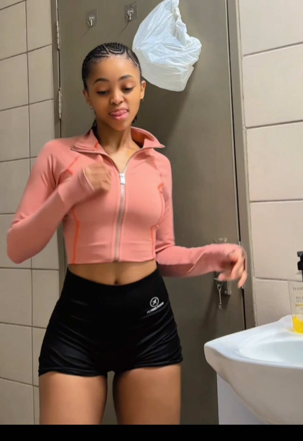 @Thandiswa Khalishwayo