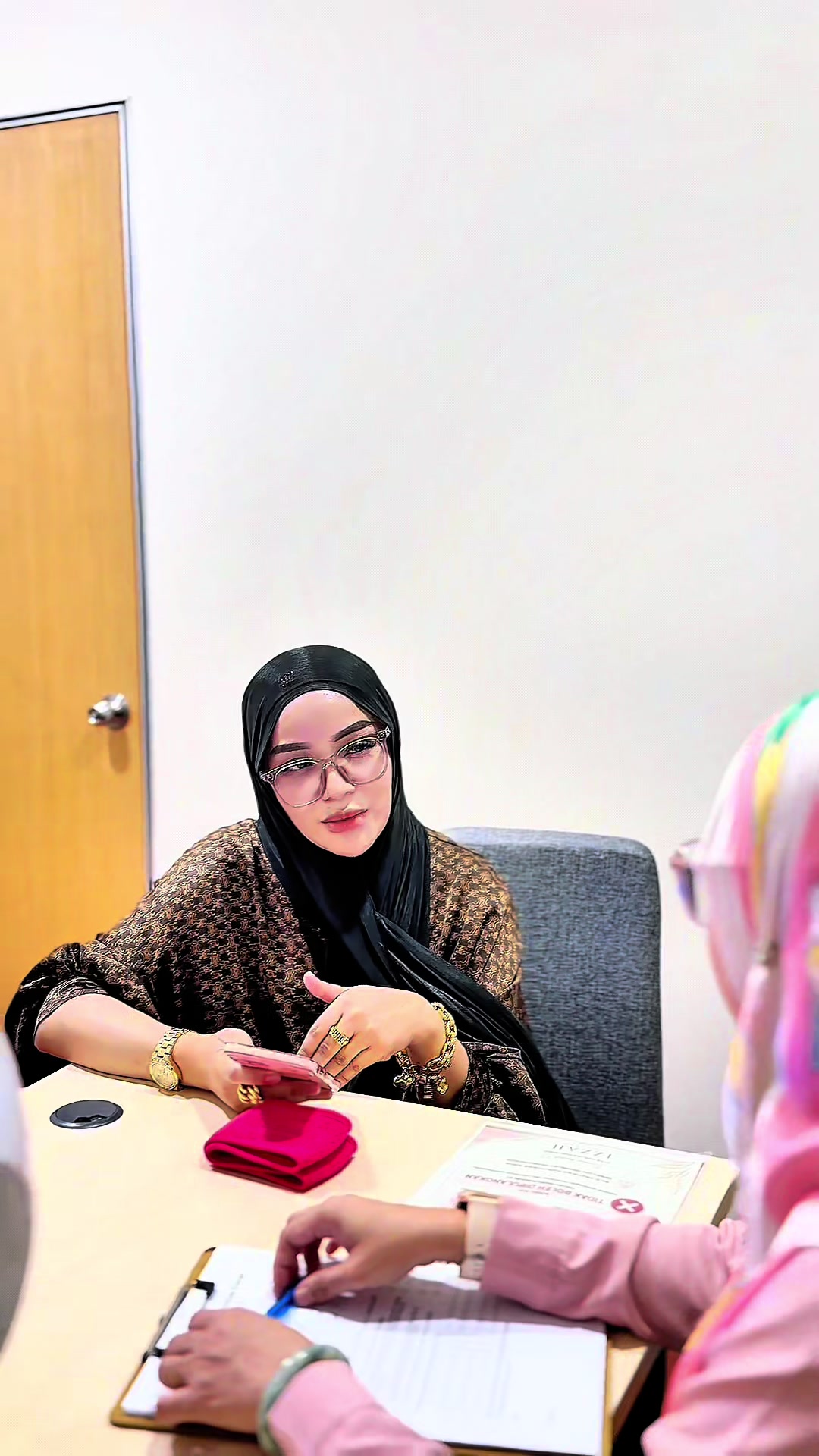 @izzah cantik manis