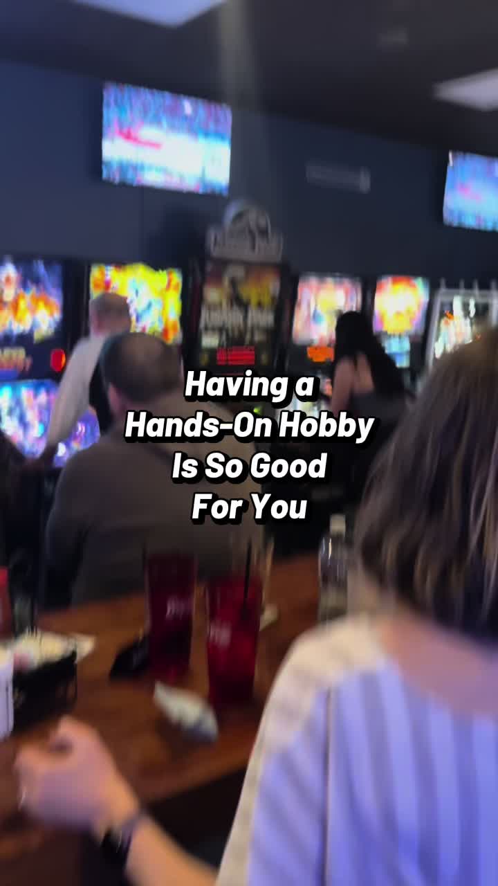 @Mel Plays Pinball