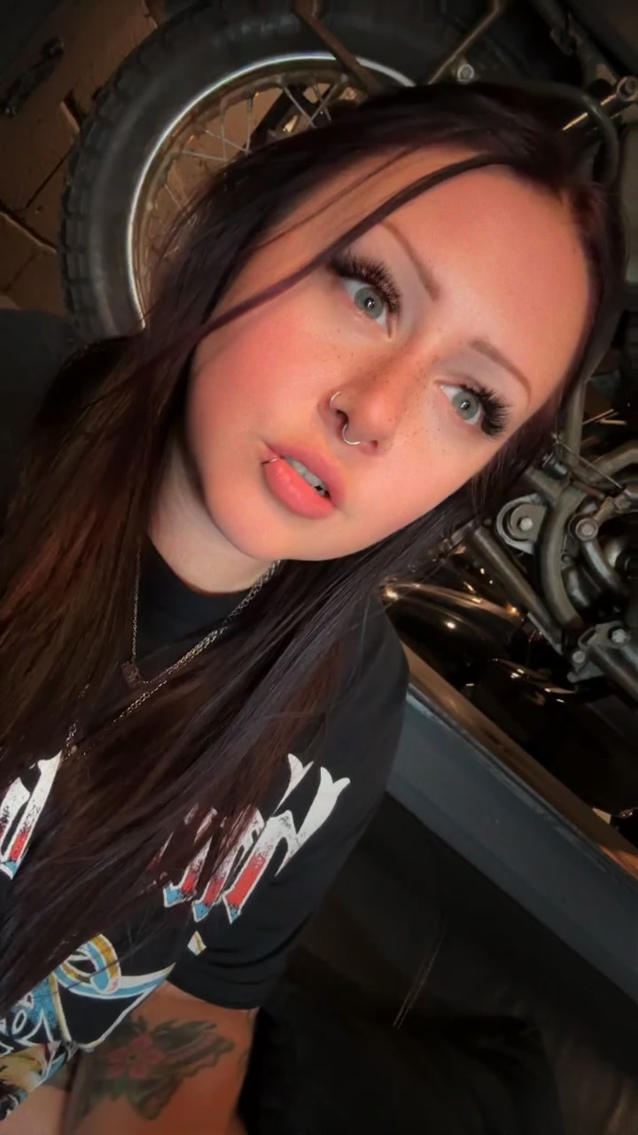 @𝔱𝔞y𝔩𝔞 𝔯𝔞y𝔢