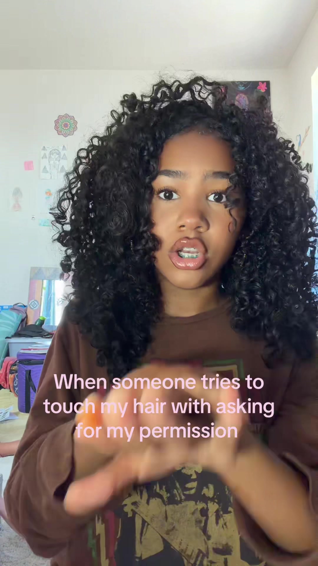 @Curlsbyhana