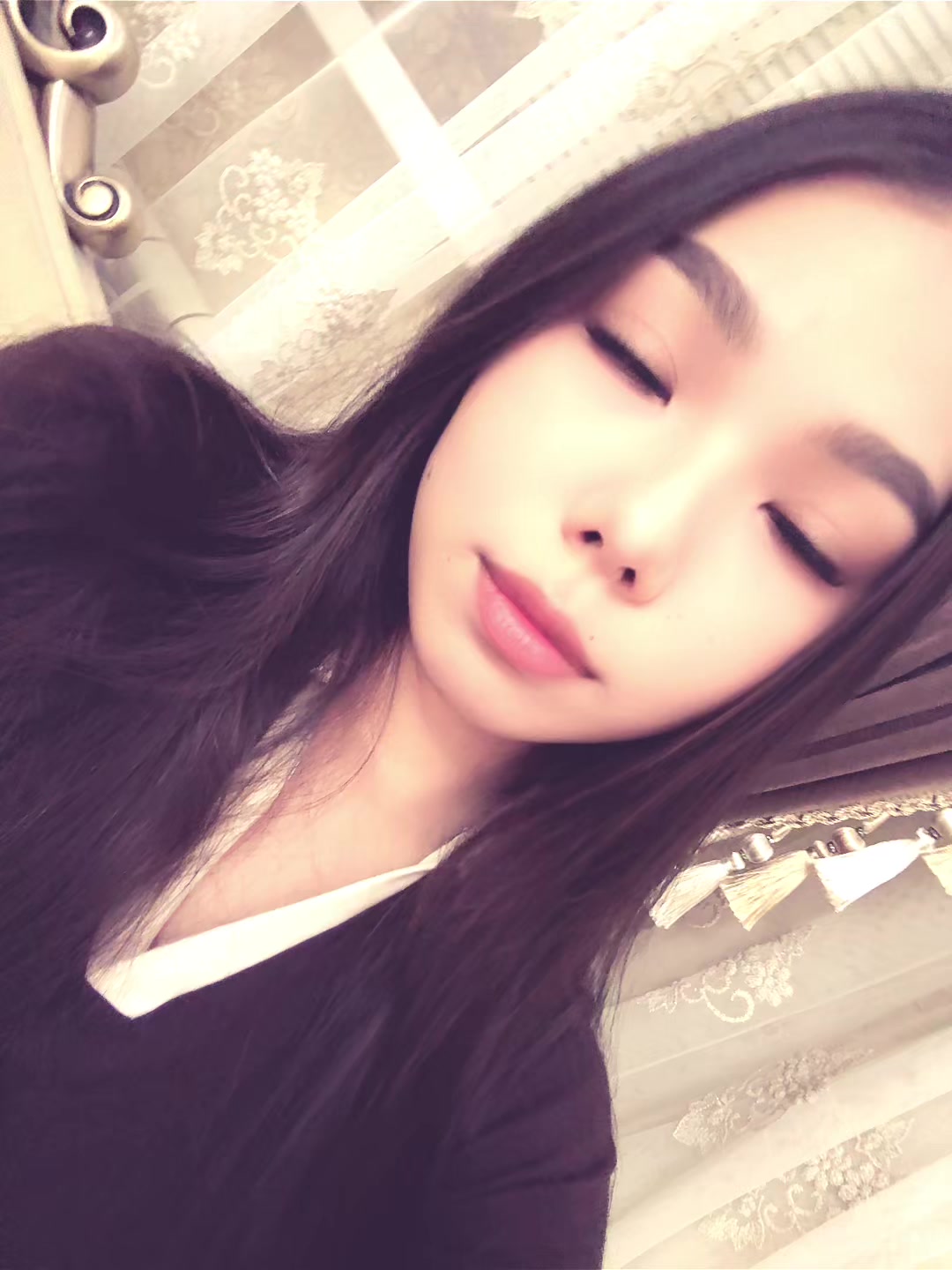 @Anelyaa