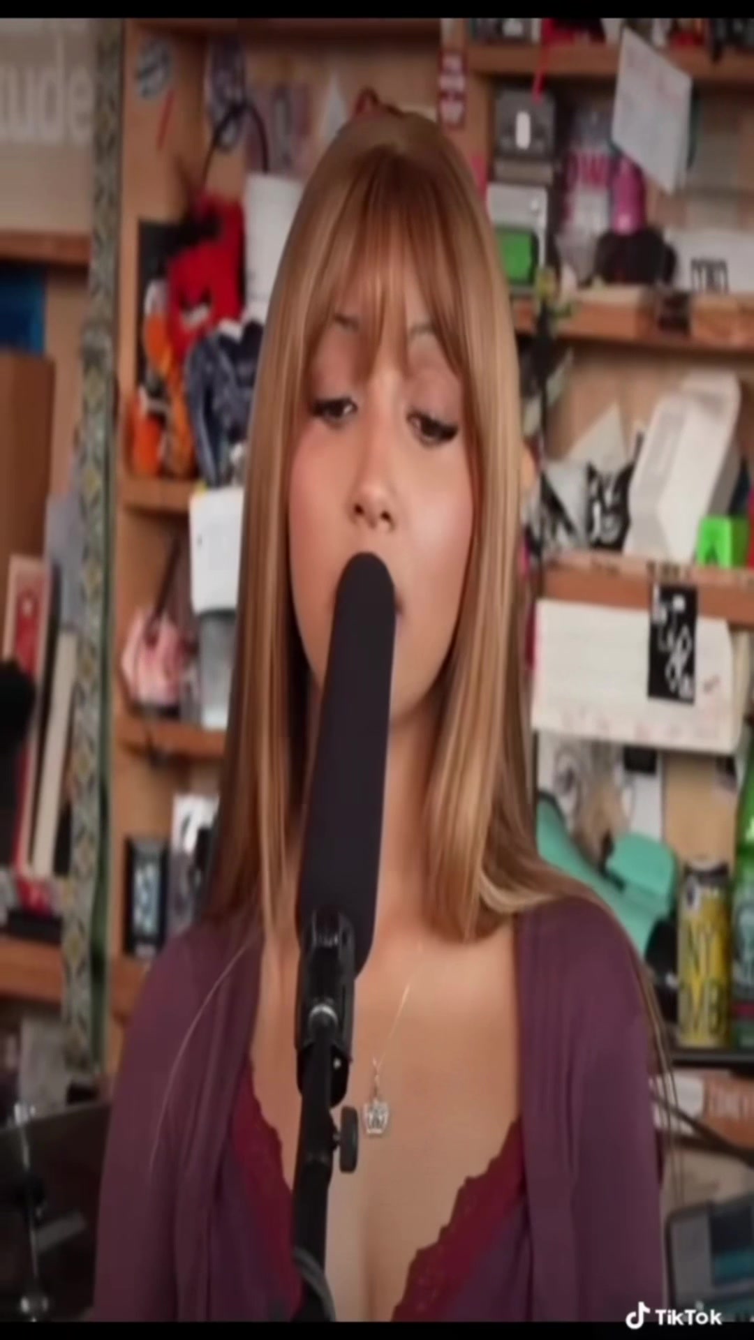@⃟