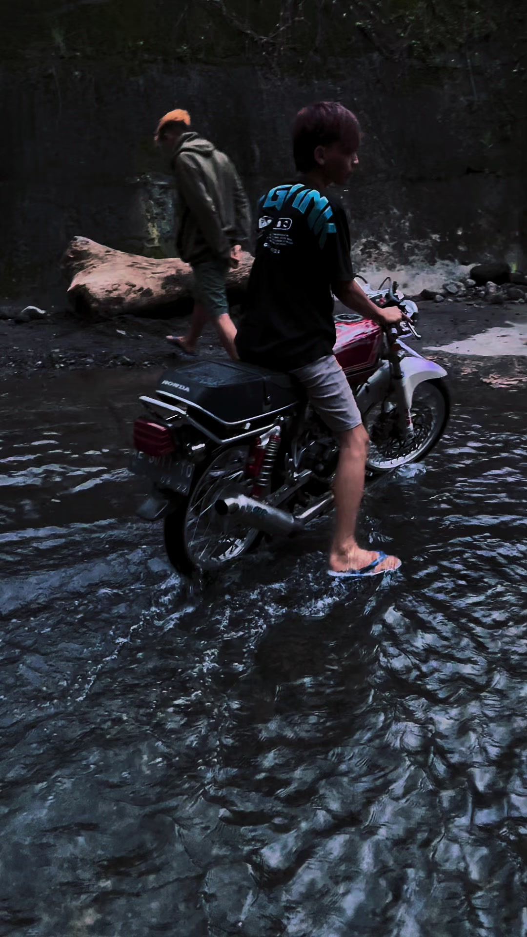 @Adtya_