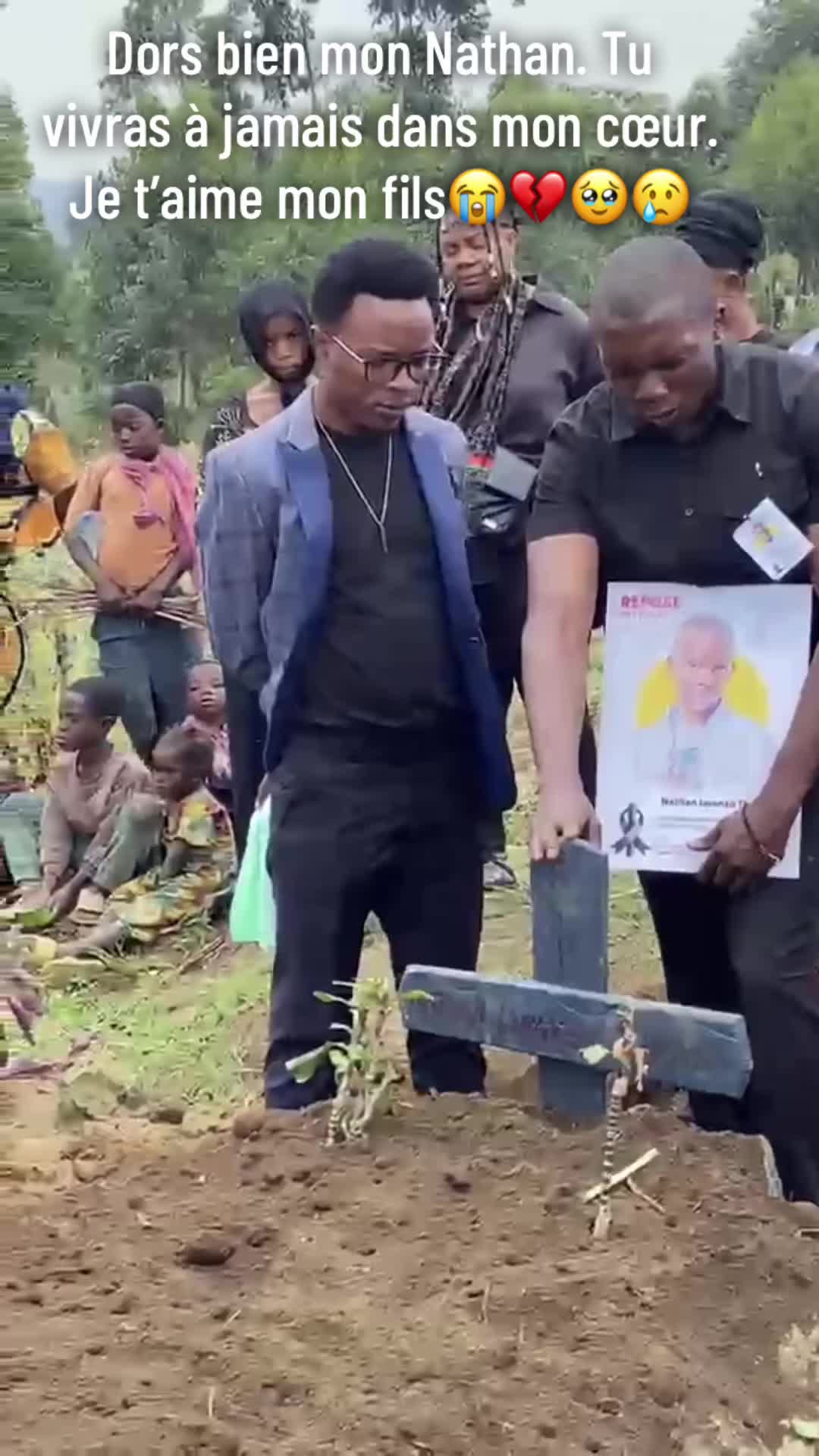 @Josué Mubengwart 🇨🇩🇲🇫