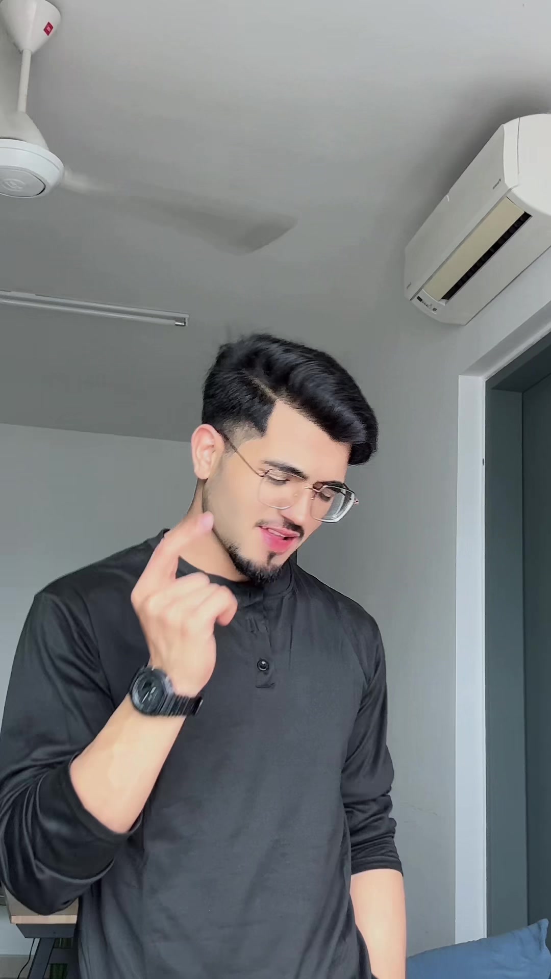 @𝐌𝐑 𝐒𝐇𝐀𝐍𝐈