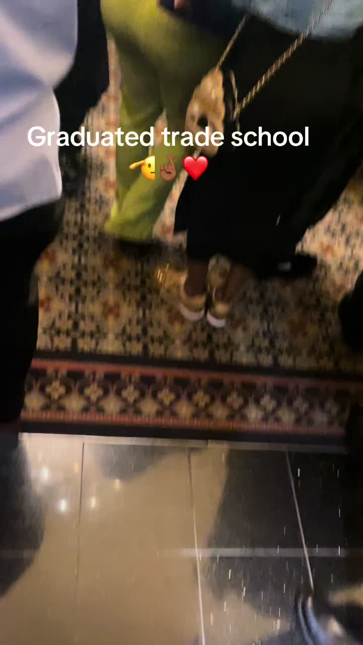 @thumbingracks