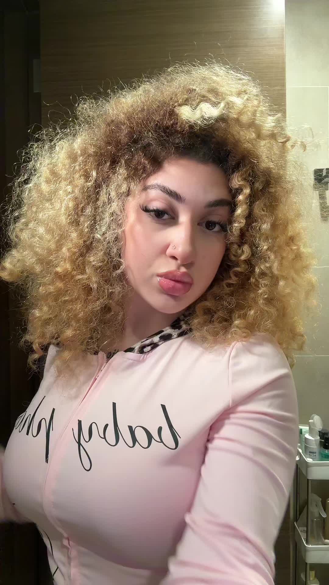 @Tee