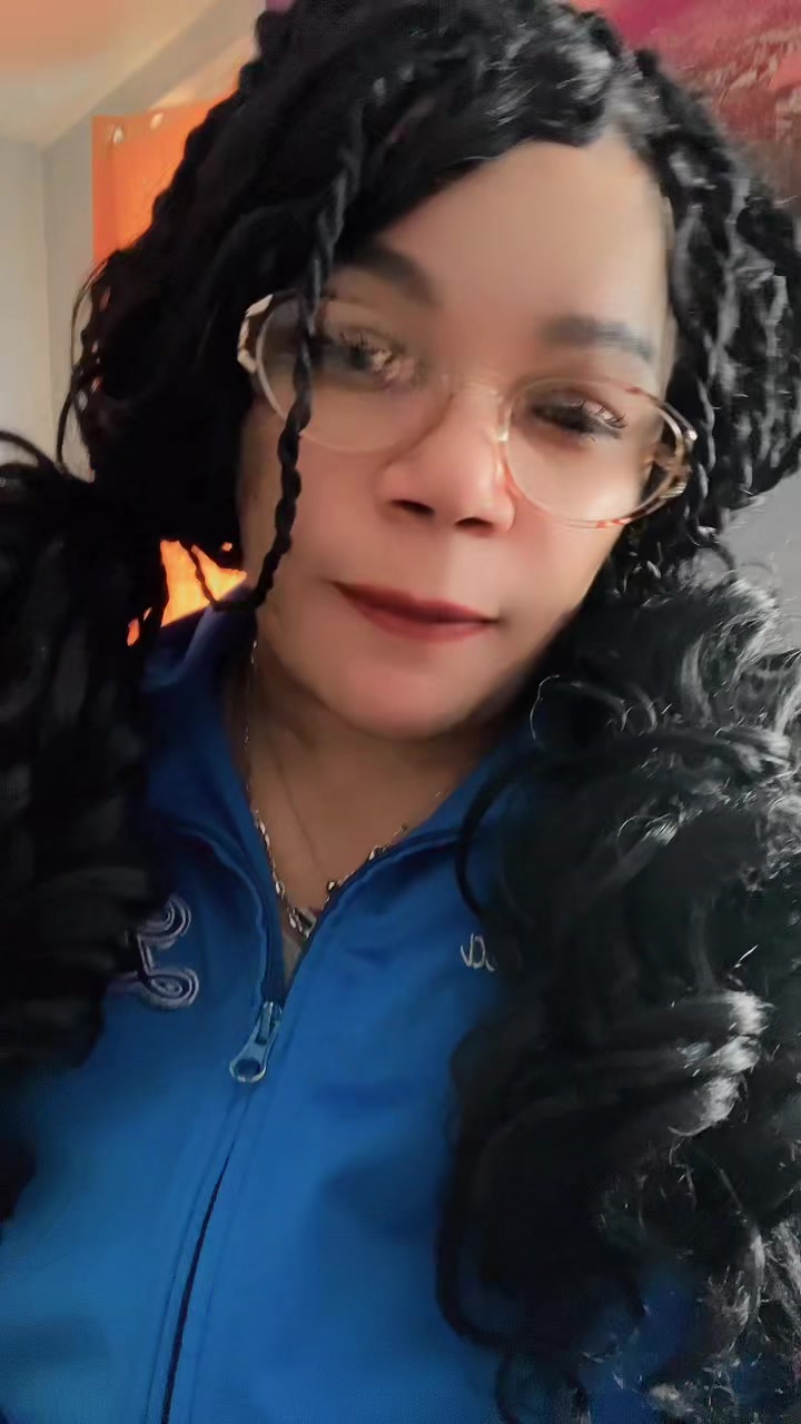 @Esther Zapata