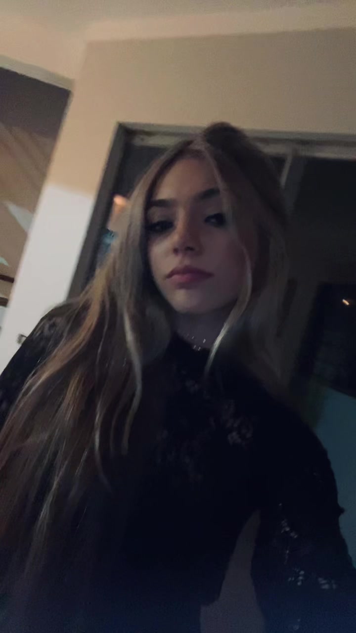@🏄🏻&zwj;♀️