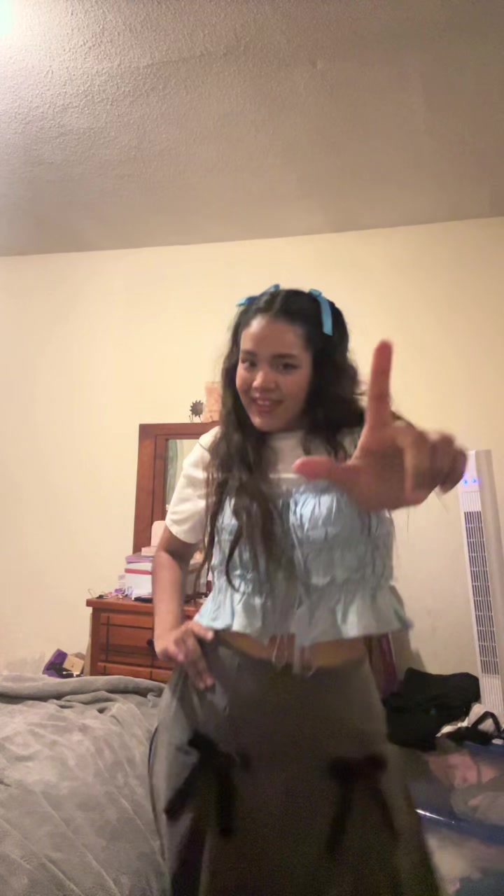 @janely 🦋💜