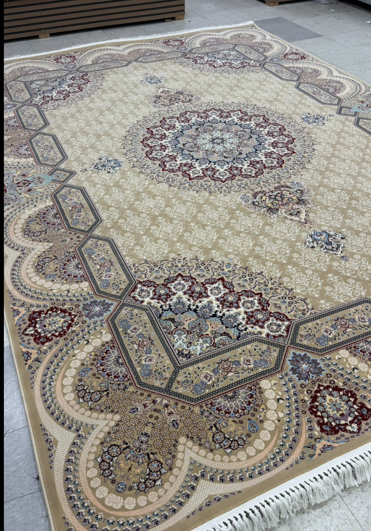 @Royal Rugs - قالین فروشی رویال