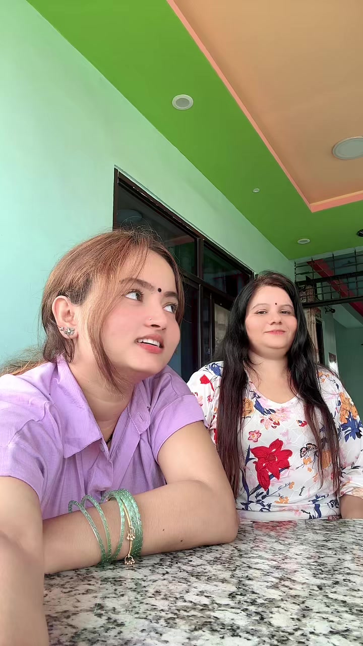 @Rejina 🦋🍫