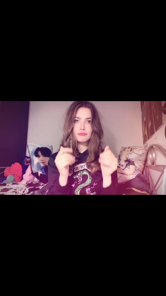 @_littleannenkova