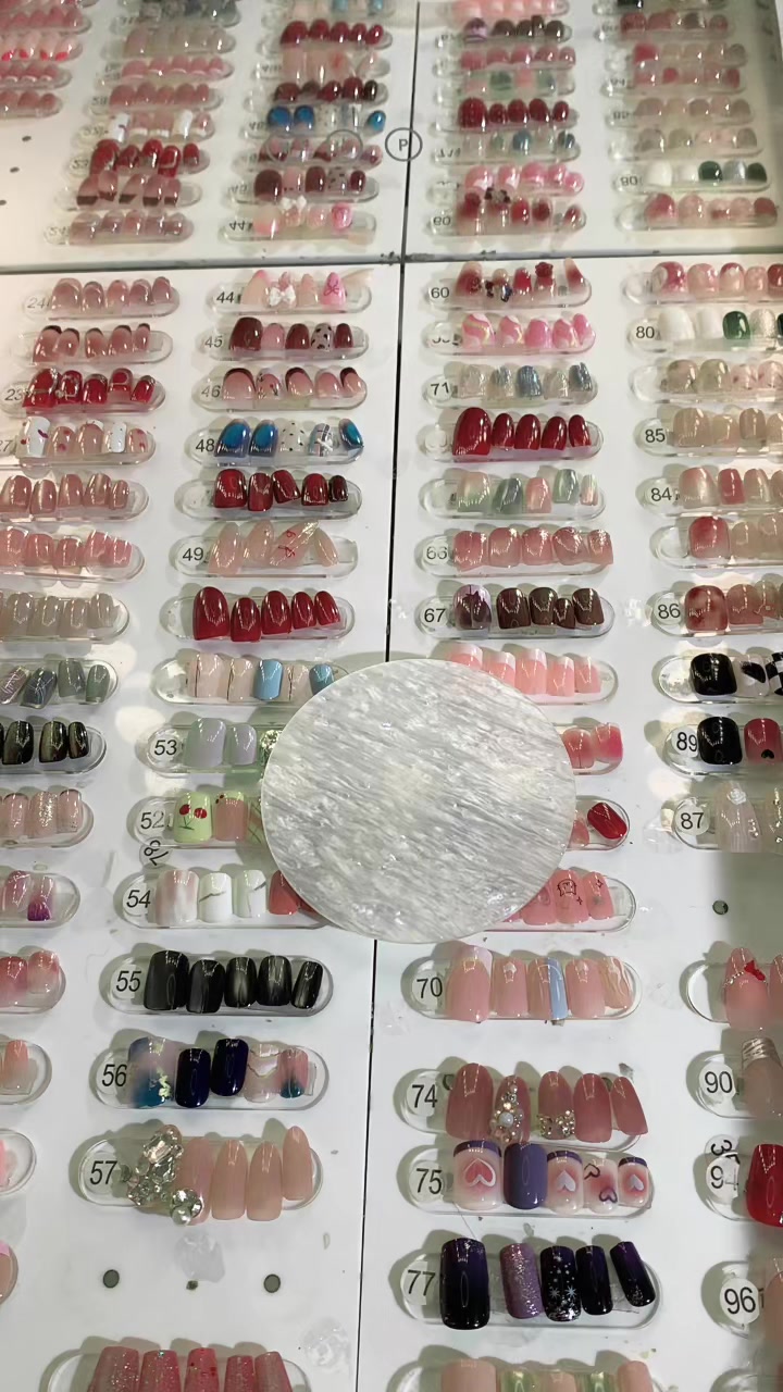 @Molly Nails Ind