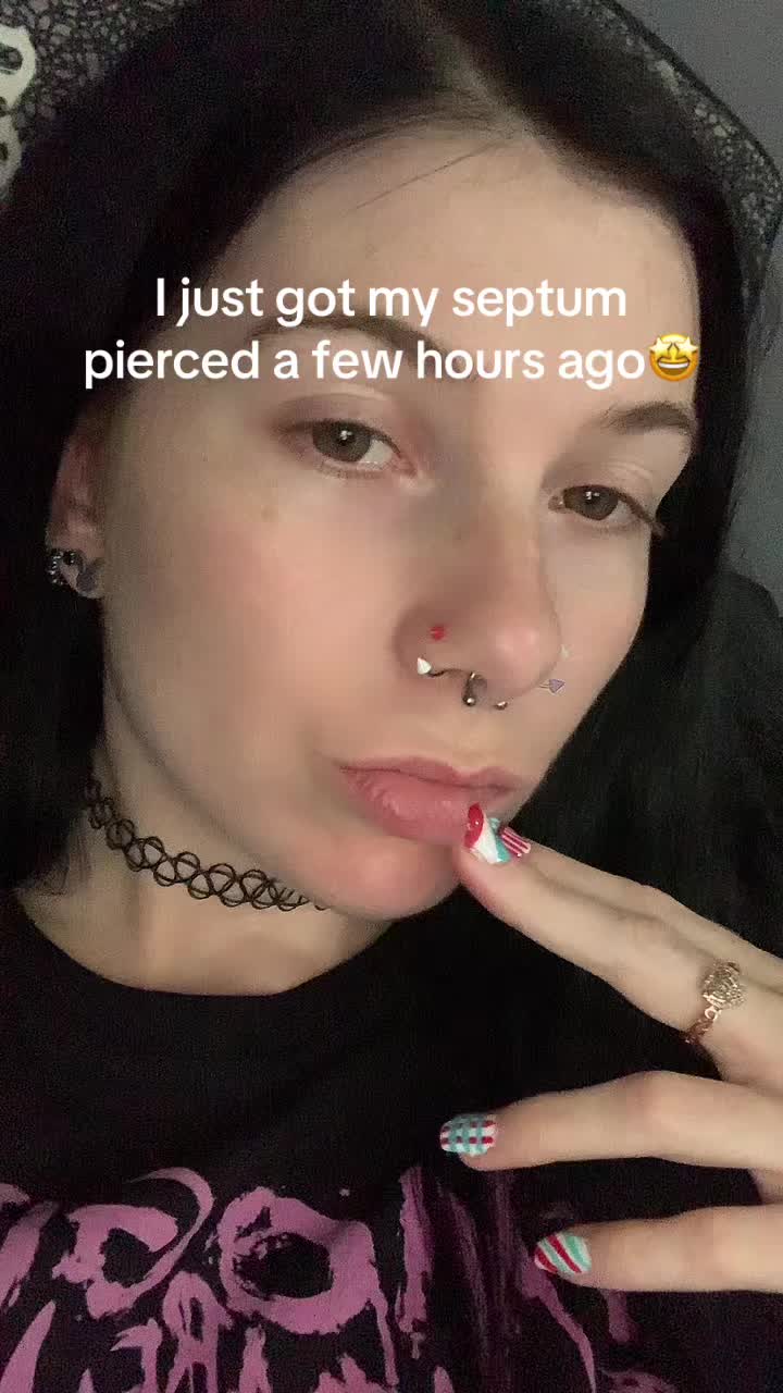 @WhatthehEllie🥀
