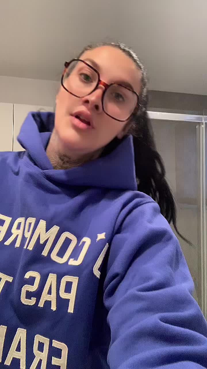 @madame Ⓜ️