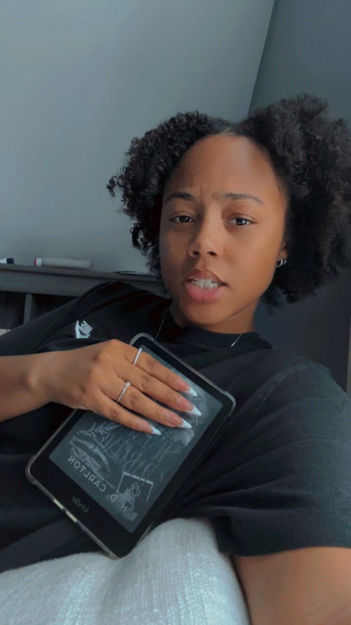 @mesha.reads 📚🩵