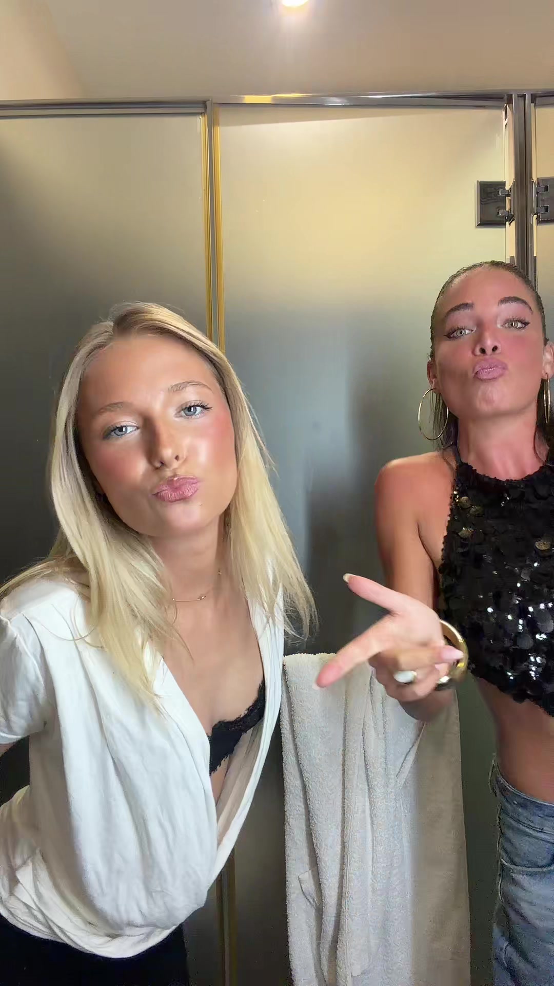 @taralumulholland