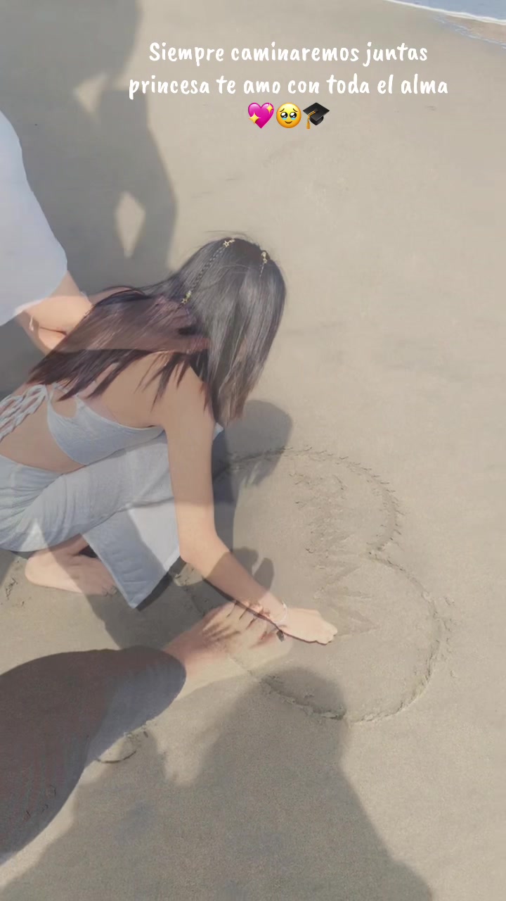 @EstefanyAquije
