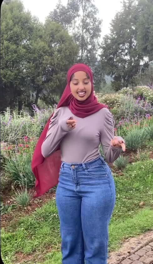 @𝕤𝕦 🌳🌸