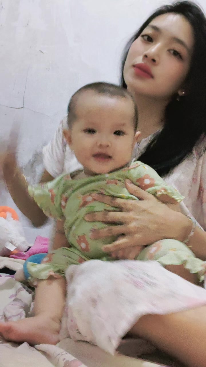 @Monee2