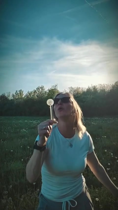 @ℒℯ𝓃ℯꨄ︎🤜🖤🤛