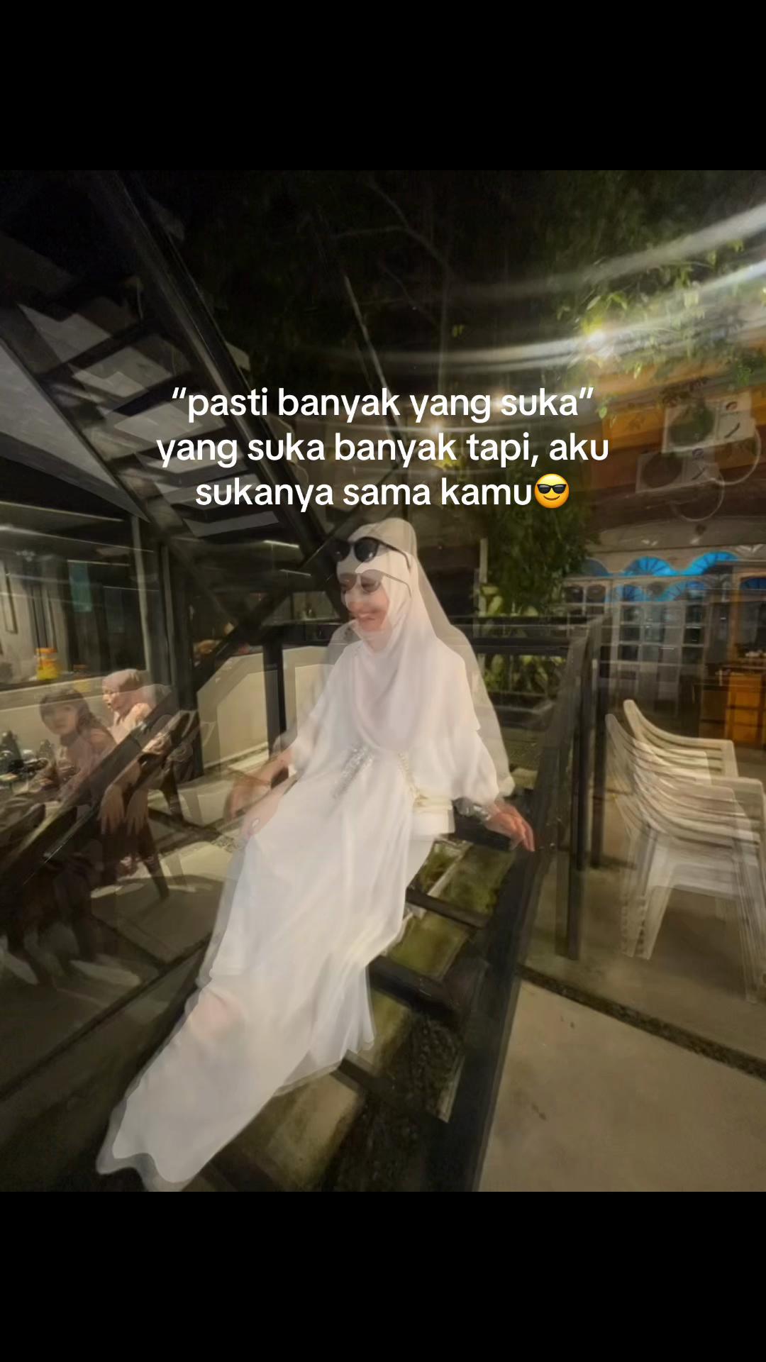 @Dhinycubel