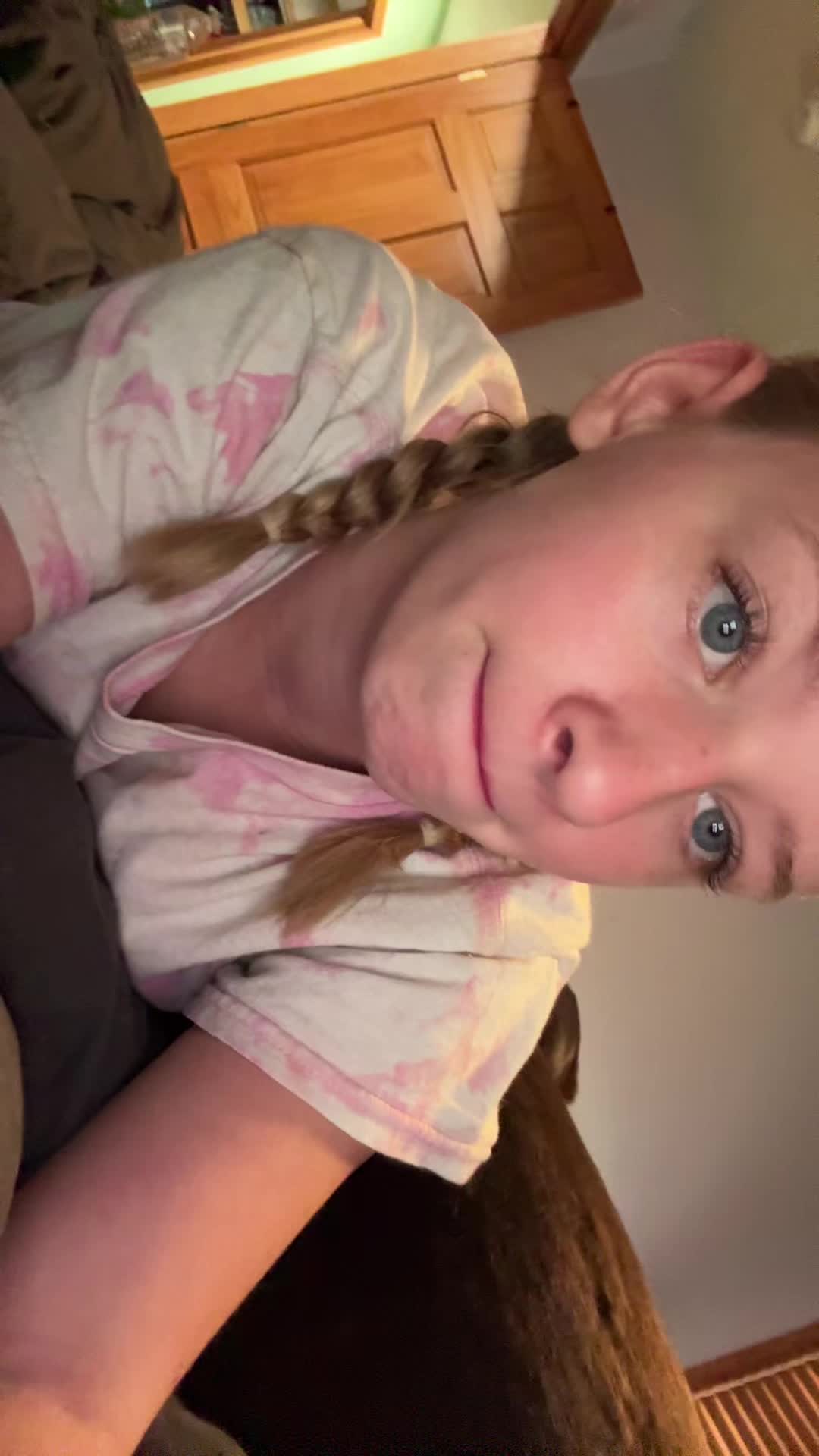 @urmom.com719