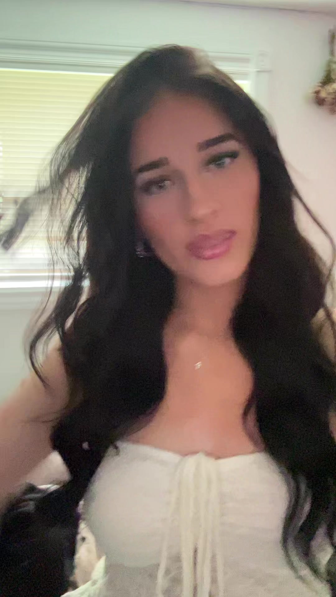 @halleguinn1