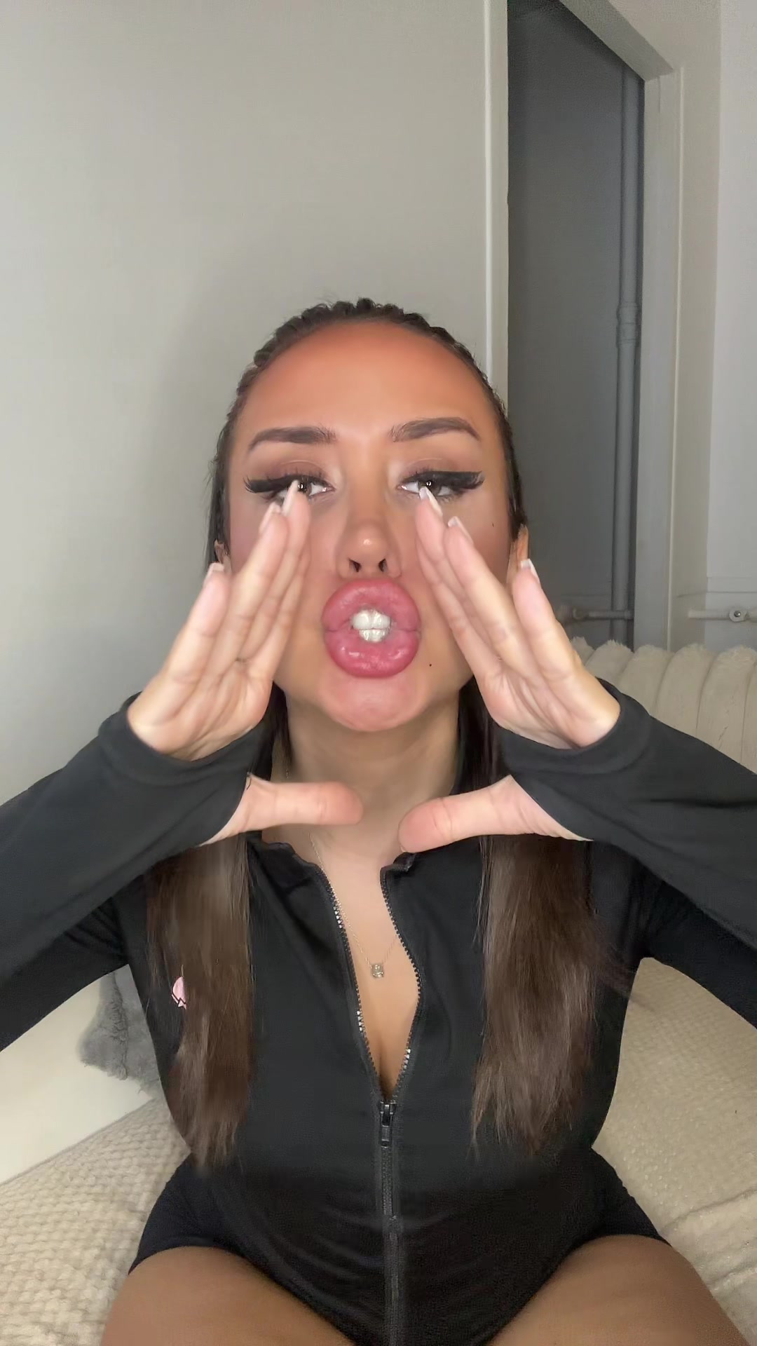 @sheyni_off