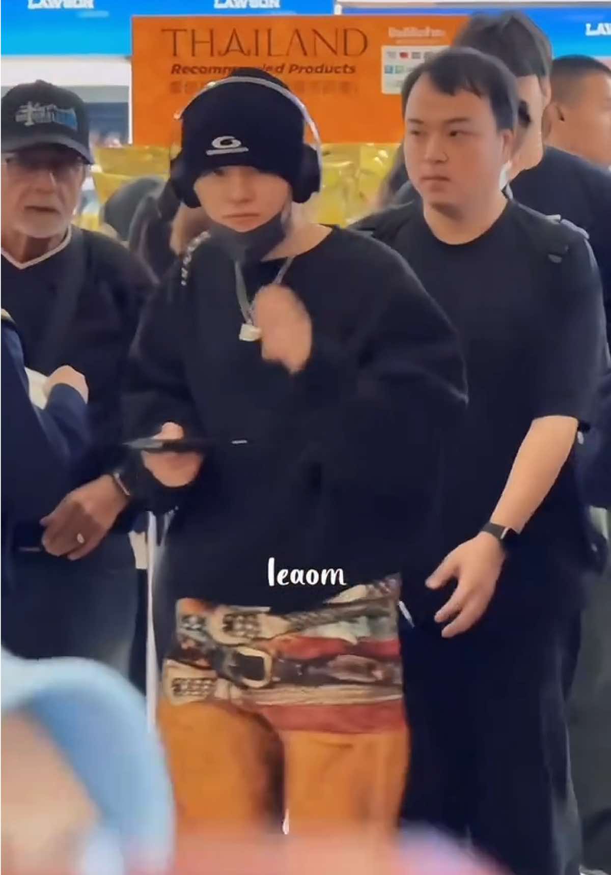 @งอมง่ะงอบงองแง