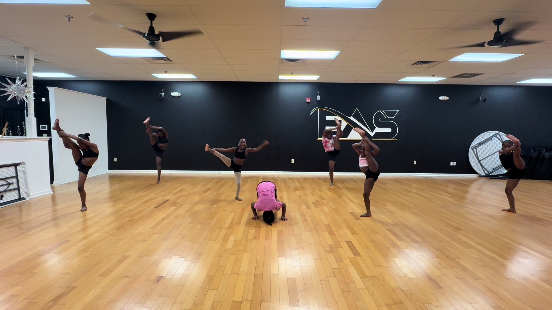 @pinkdynamic_danceco